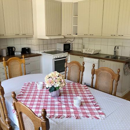 Egen Laegenhet I 2-Familjshus Pa Landet. Villa Tierp Exterior photo
